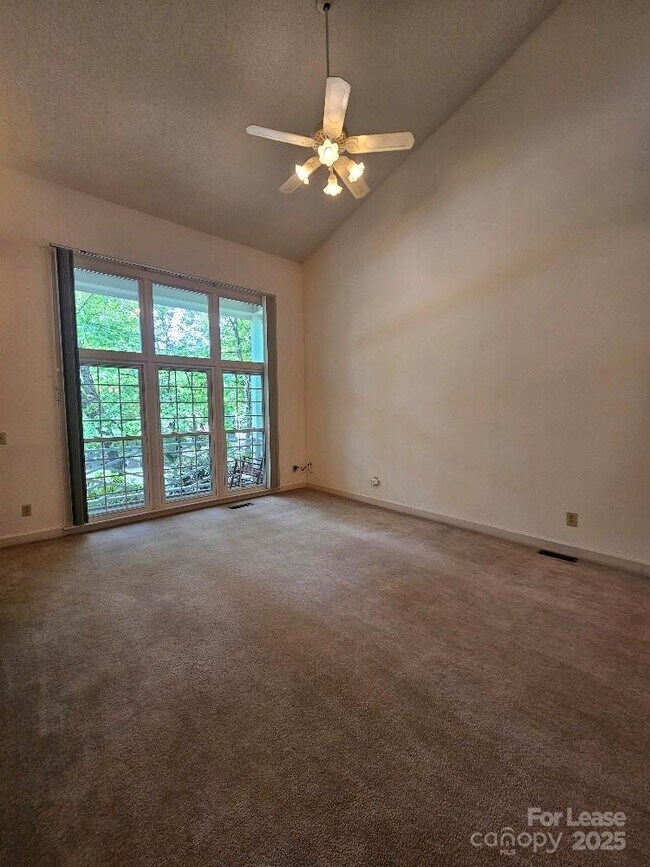 Building Photo - 4015 Brownes Ferry Rd