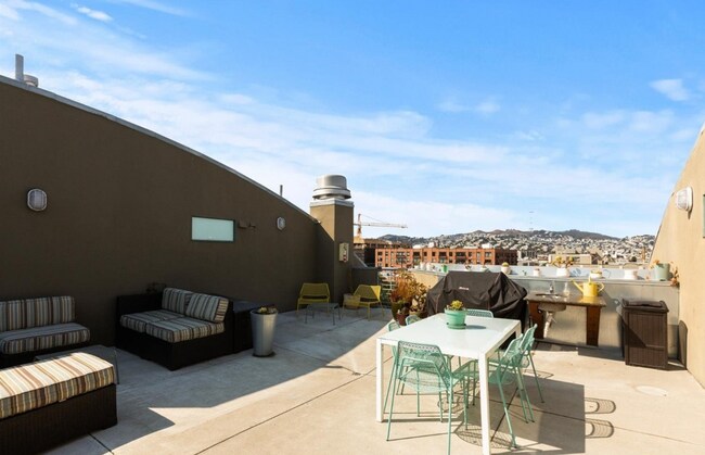 Building Photo - Light Filled Loft in the Mission-Parking Included-Contact for showing schedule!