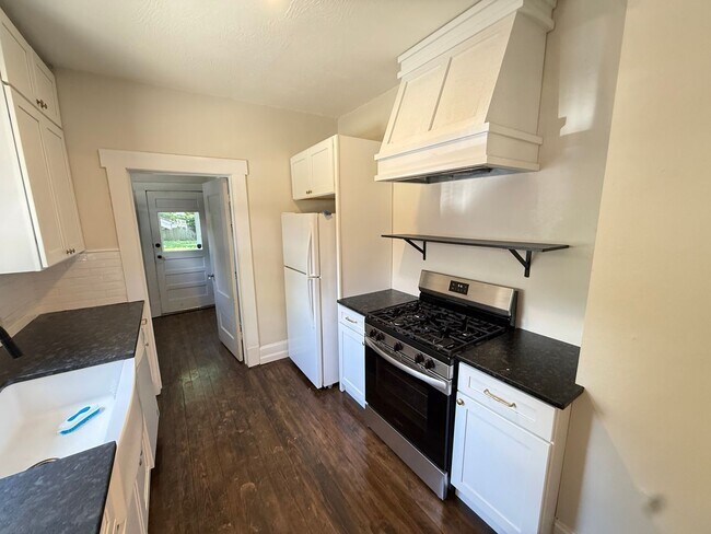 Building Photo - 3 Bed 1 Bath in Rountree