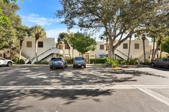 Building Photo - 107 Pinehurst Dr