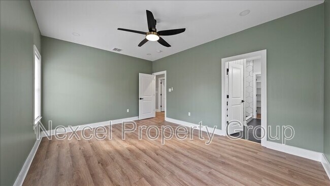 Building Photo - 1068 Bruce St