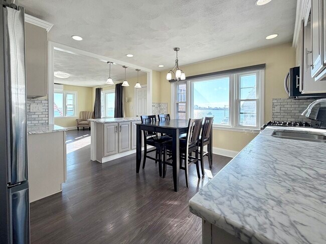 Building Photo - 36 Annavoy St