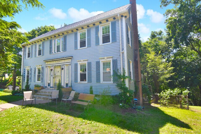 Primary Photo - 541 Willow St