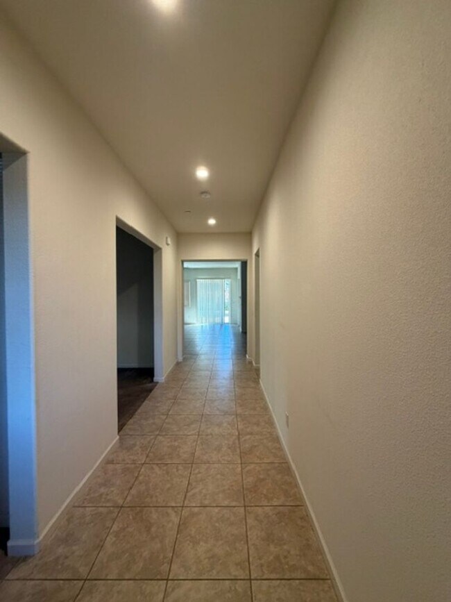 Building Photo - 362 Olivadi Way