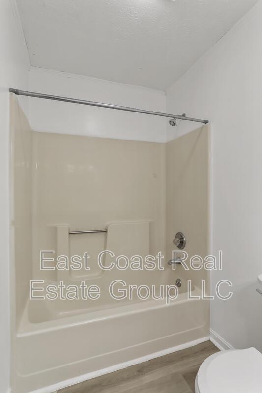 Building Photo - 131 Biser St