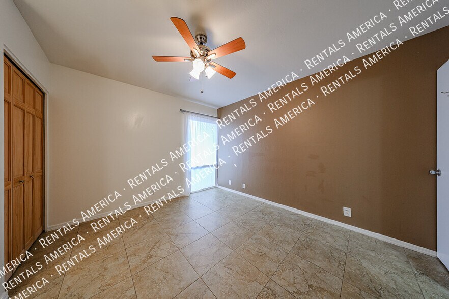 Building Photo - 1450 E Bethany Home Rd