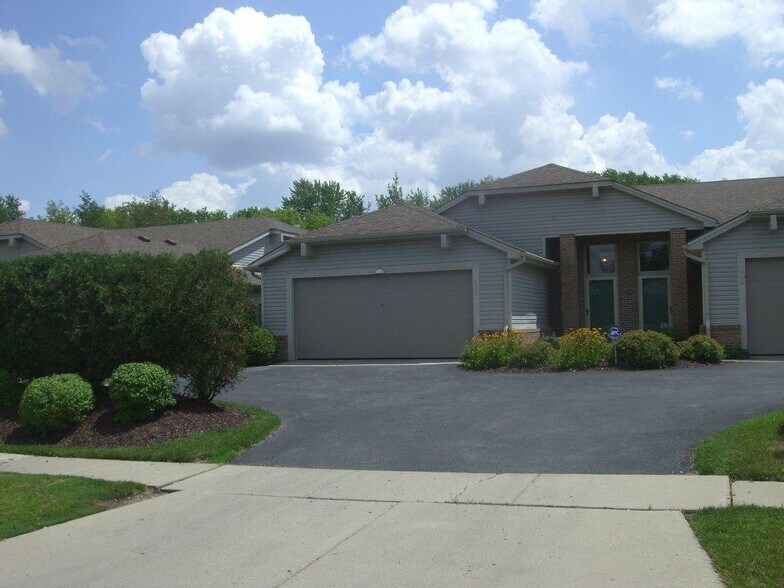 Building Photo - 722 Hilltop Ln