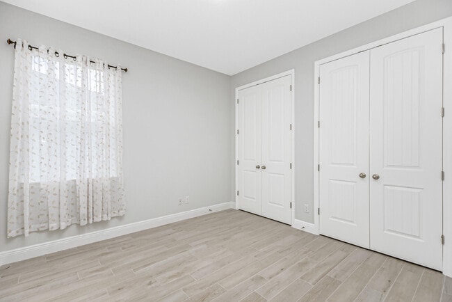 Building Photo - 1517 Wacker Ave SE