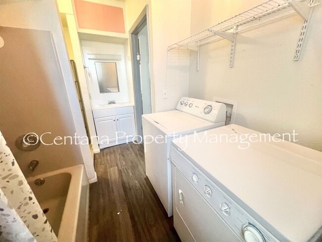 Building Photo - 648 S Colorado St
