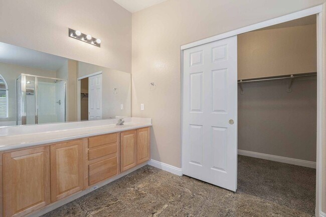 Building Photo - Gorgeous Mountains Edge Pool Home For Rent !