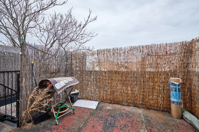 Building Photo - 2436 W Cortez St