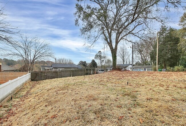 Building Photo - 2957 Ross Ave