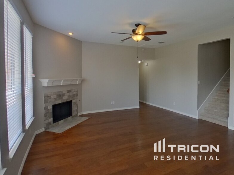 Building Photo - 1512 Autumnmist Dr