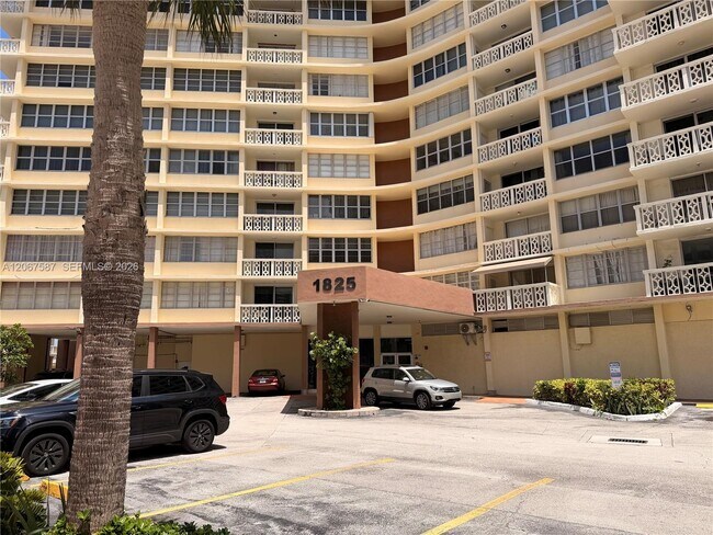 Building Photo - 1825 S Ocean Dr