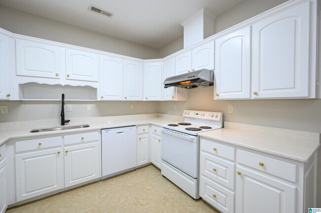 Building Photo - 1525 Jacobs Cir