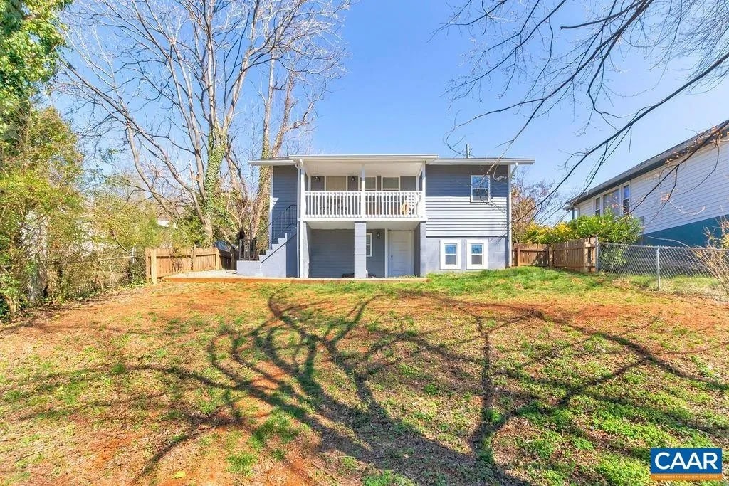 Building Photo - 1304 Poplar St