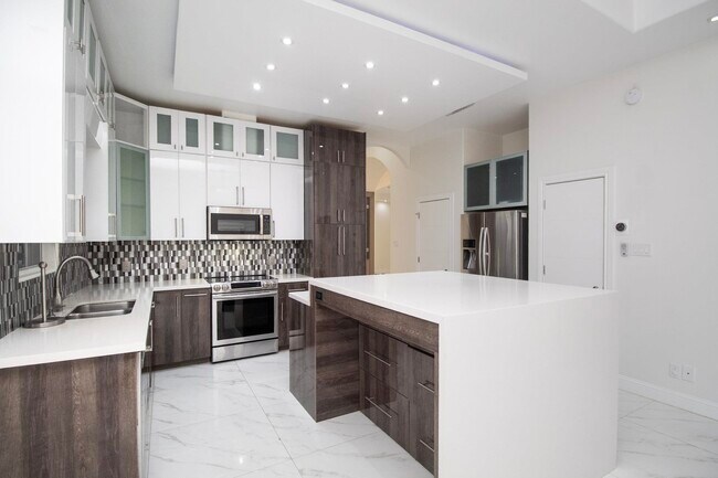 Building Photo - 3308 McCallister Ct