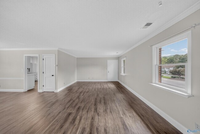 Building Photo - 1208 SE Willowbrook Dr