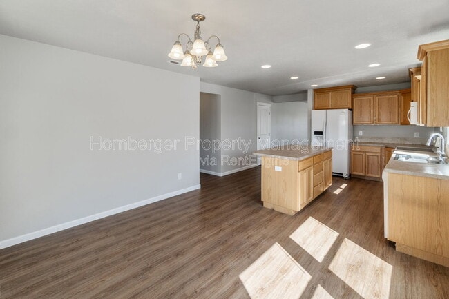 Building Photo - 9105 W Red St