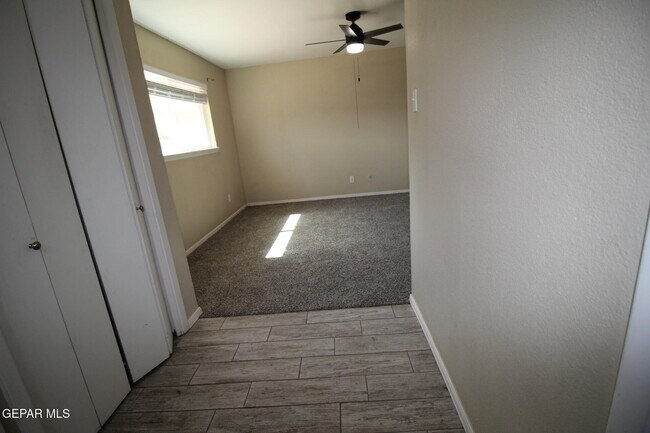 Building Photo - 351 Duanesburg St
