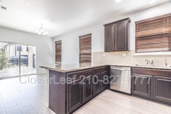 Building Photo - 7422 Bluebonnet Bay