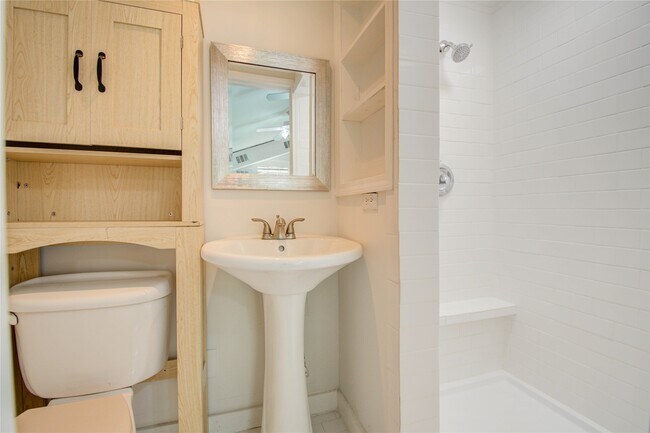 Building Photo - 5311 Palmetto St