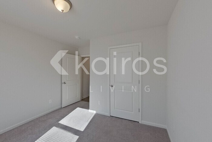 Building Photo - 2617 Provence Dr SE