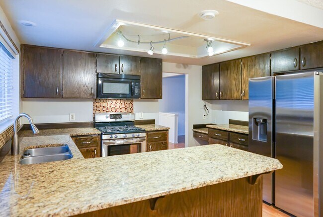 Building Photo - 4 Bedroom home tucked away in Hayden
