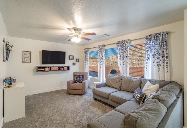 Living Room - 6119 S Zelda Dr