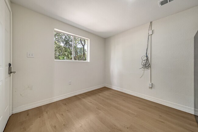 Building Photo - 411 Ave A