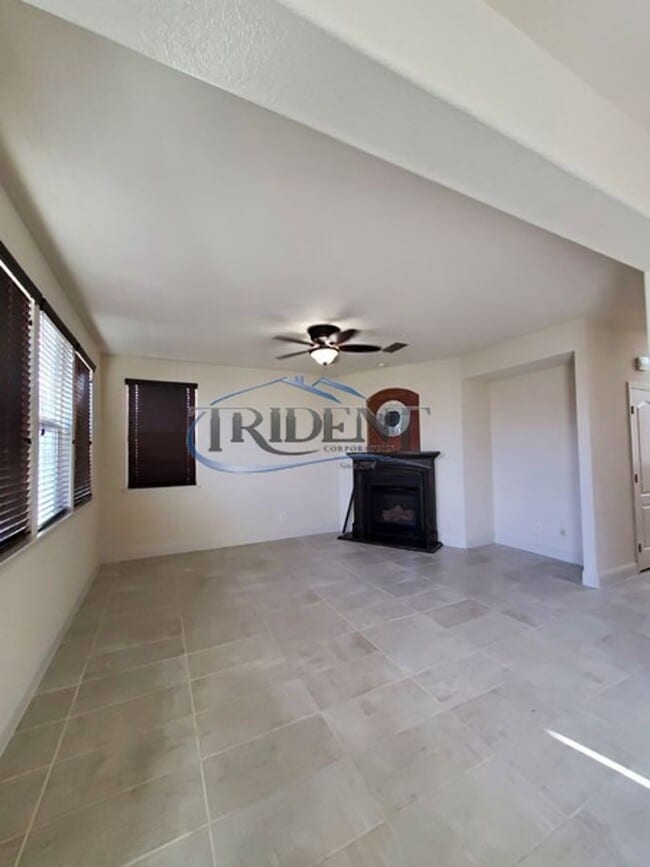 Building Photo - 4 bedroom, 2 ½ bath SOLAR home