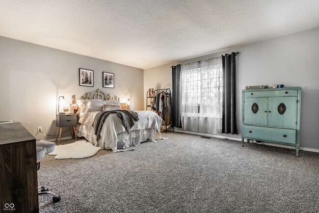 Building Photo - 6503 Park Central Way