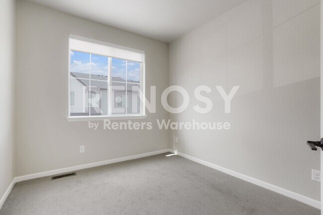 Building Photo - 421 Millwall Cir