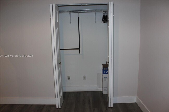 Building Photo - 3029 NE 188th St