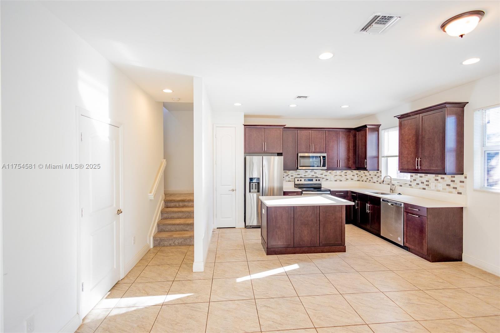 Building Photo - 6950 Pines Cir