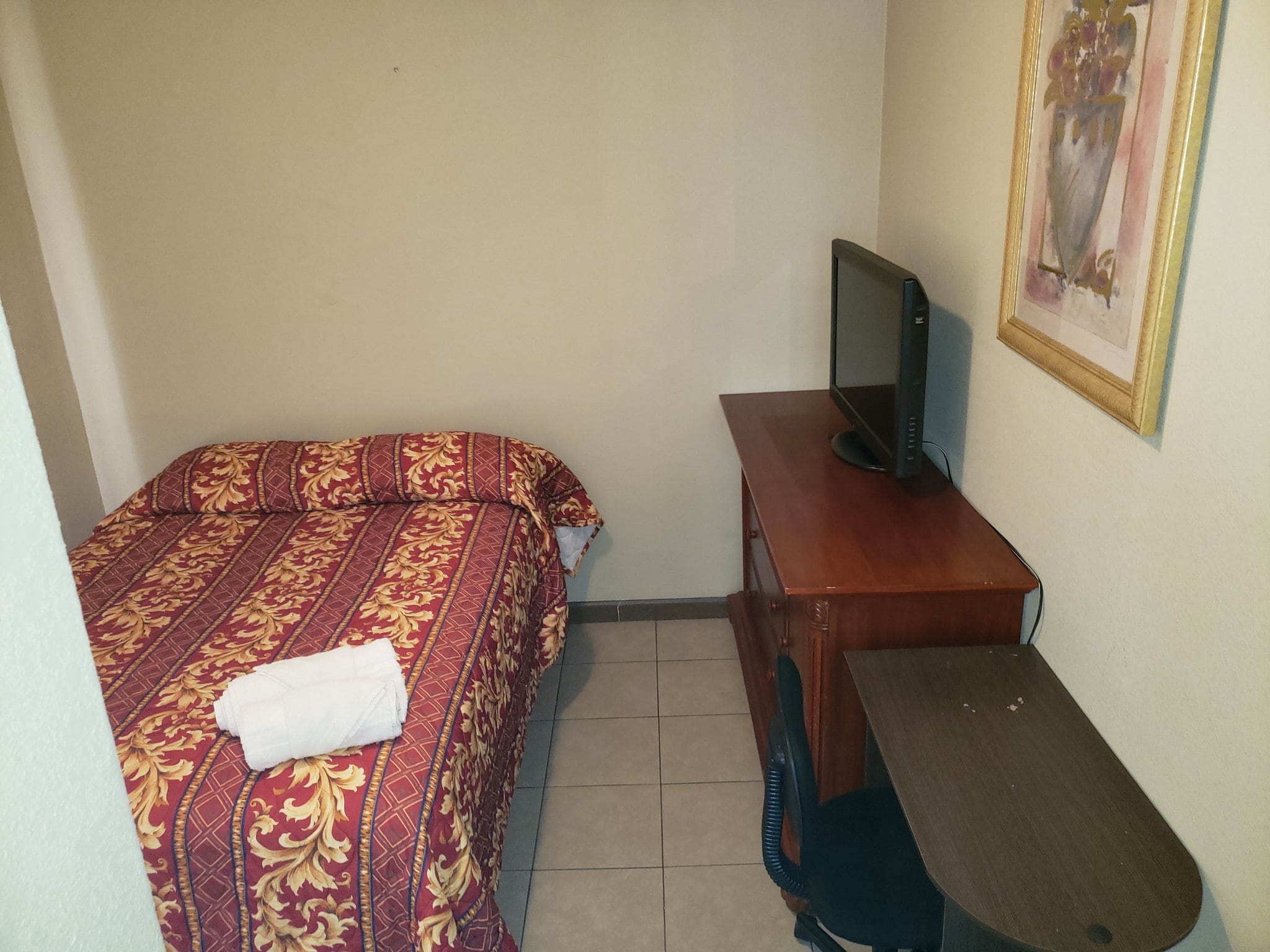 Bedroom 1 - 12877 Glenoaks Blvd