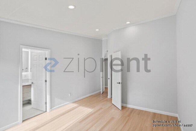 Building Photo - 1114 Lily Ave