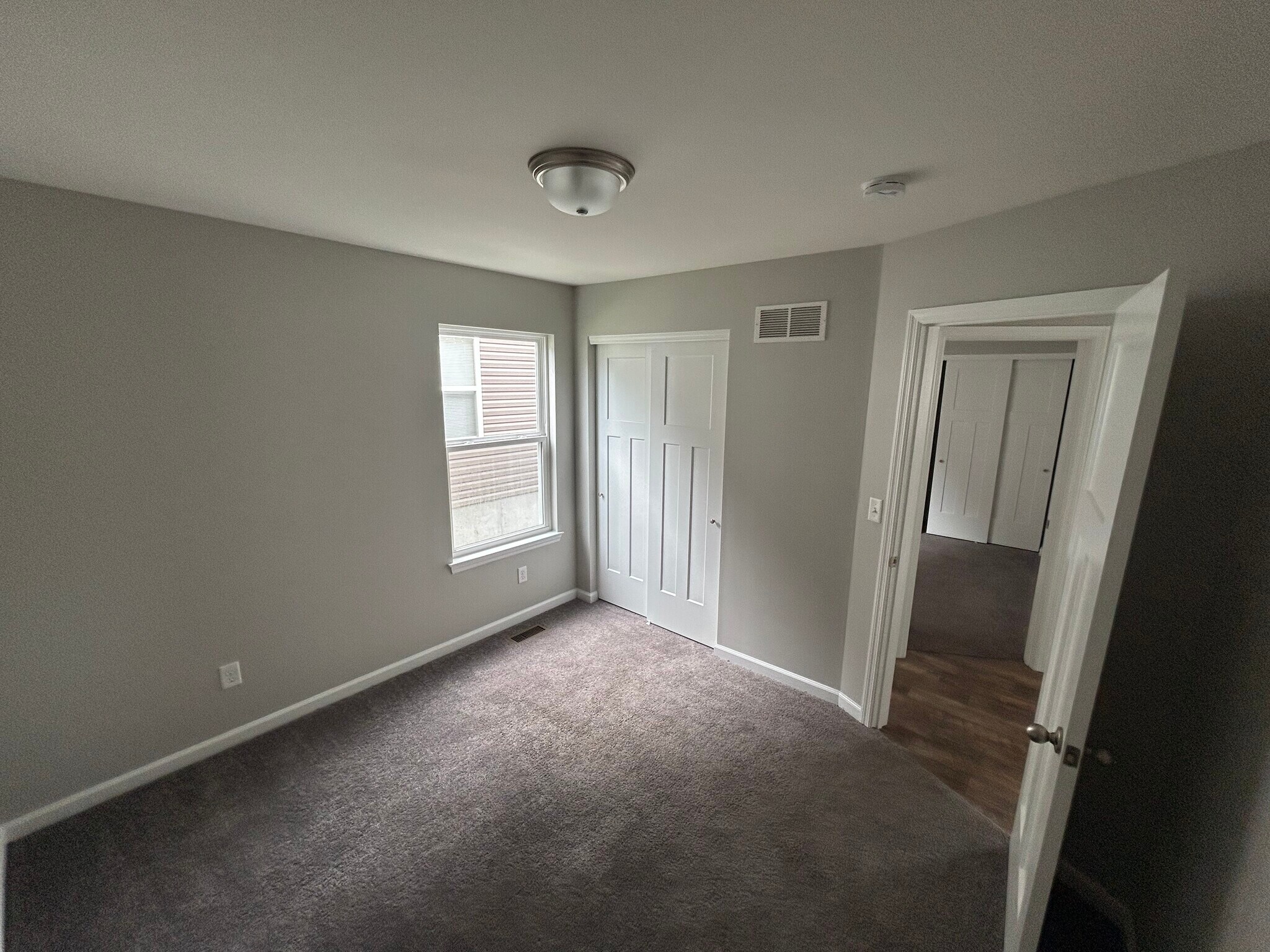 Building Photo - 281 Autumn Oaks Dr