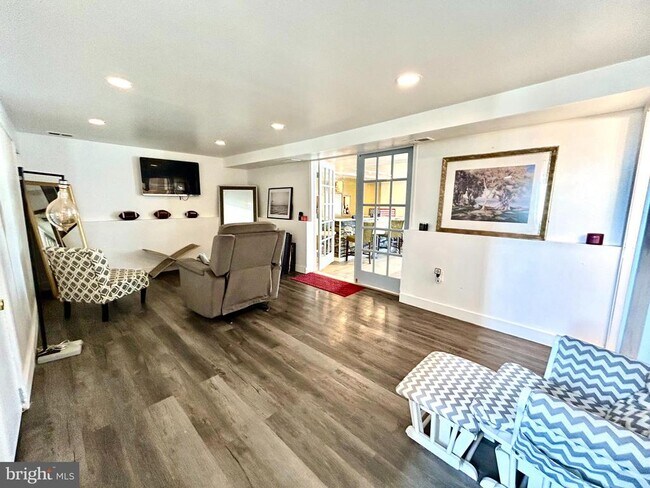 Building Photo - 610 Ogden Dr