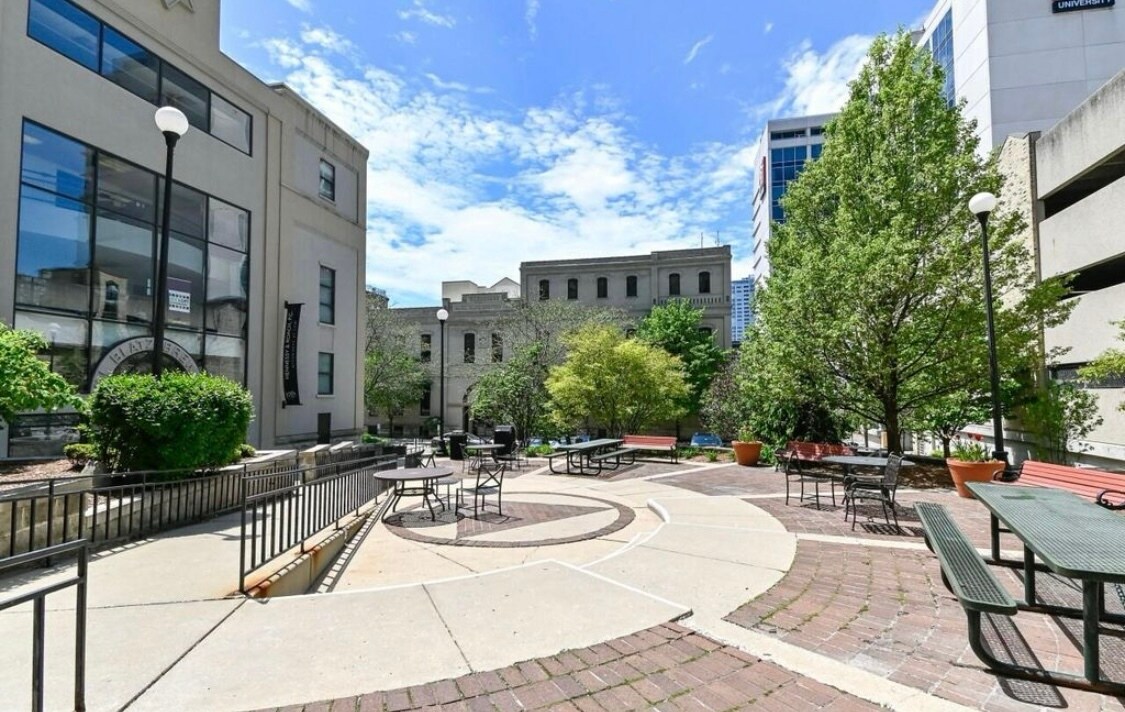 Building Photo - 270 E Highland Ave
