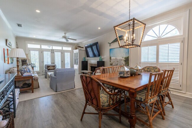 Building Photo - Available now! Top-Floor Bayfront Condo | 2BR · 2BA · Private Balcony · Pool & Wharf Access