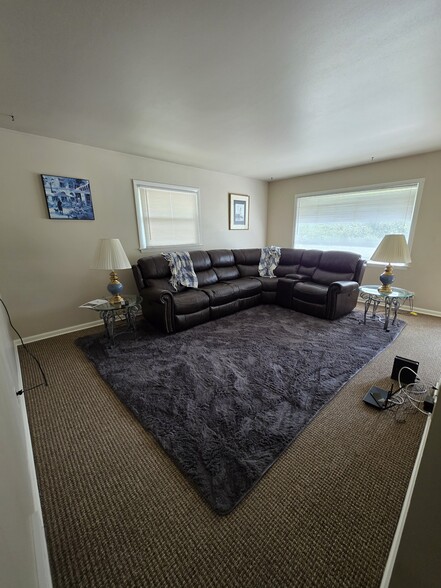 Living room - N70W5780 Bridge Rd