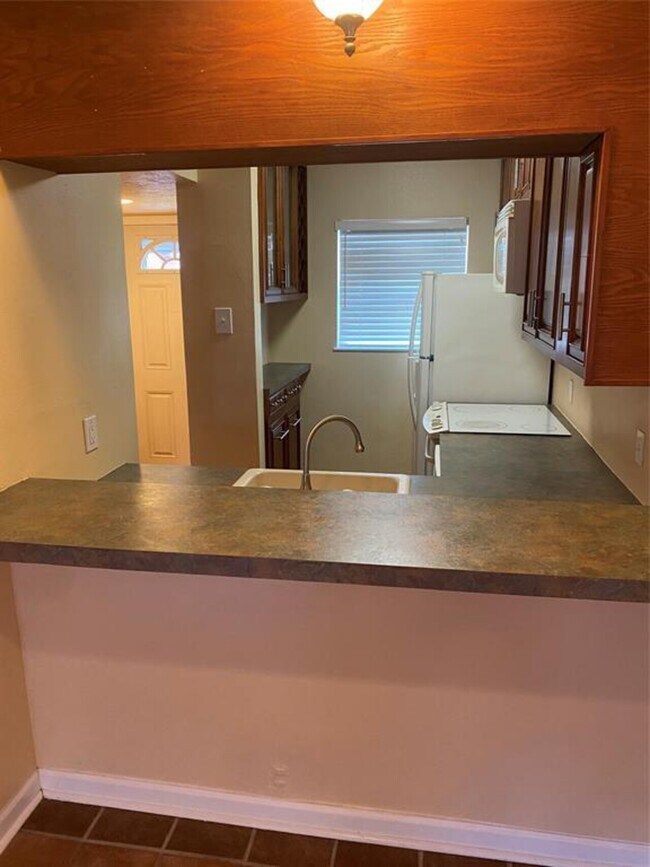 Bay Colony Townhomes 615 Bay Colony Dr La Porte TX 77571 Apartment