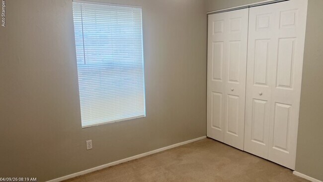 Building Photo - 501 Lantana Dr
