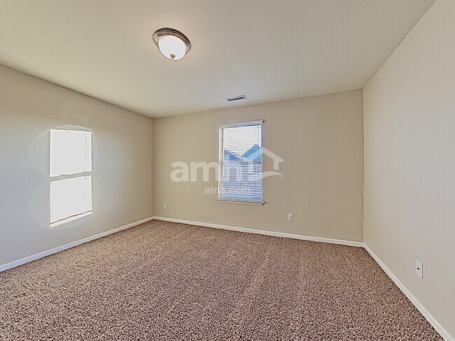 Building Photo - 4009 Fox Run N
