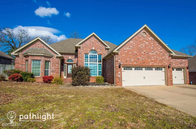 Primary Photo - 3 br, 2 bath House - 1023 Skyline Dr UNIT