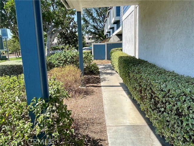 Building Photo - 1120 Golden Springs Dr