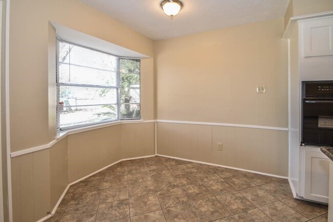 Building Photo - 3709 Elizabeth