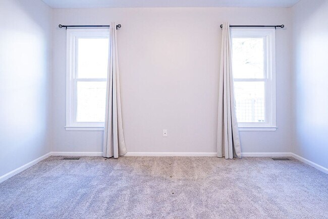 Building Photo - Spacious 3BR on Oversized Fenced Lot | GREAT PRICE!