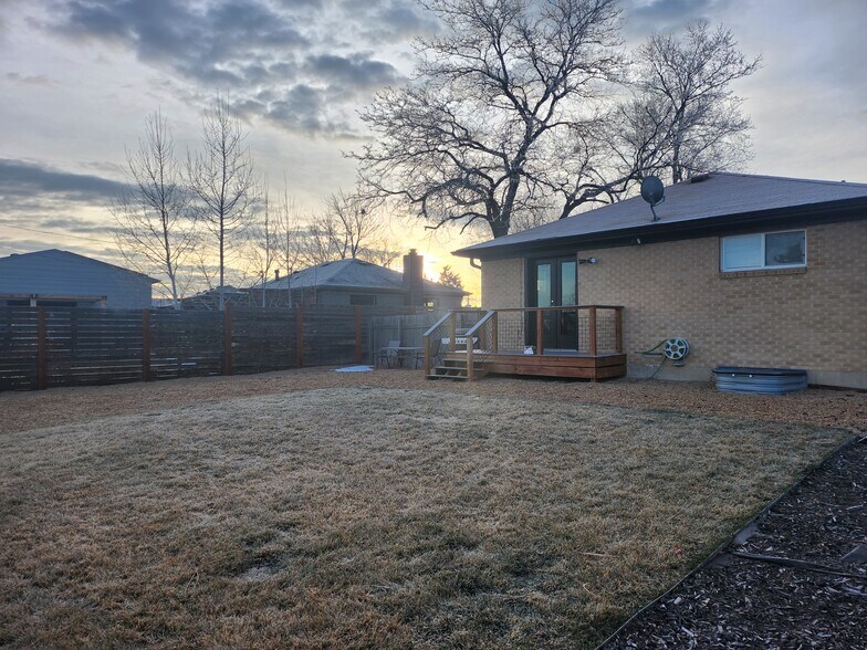 Building Photo - 1741 E 105th Pl